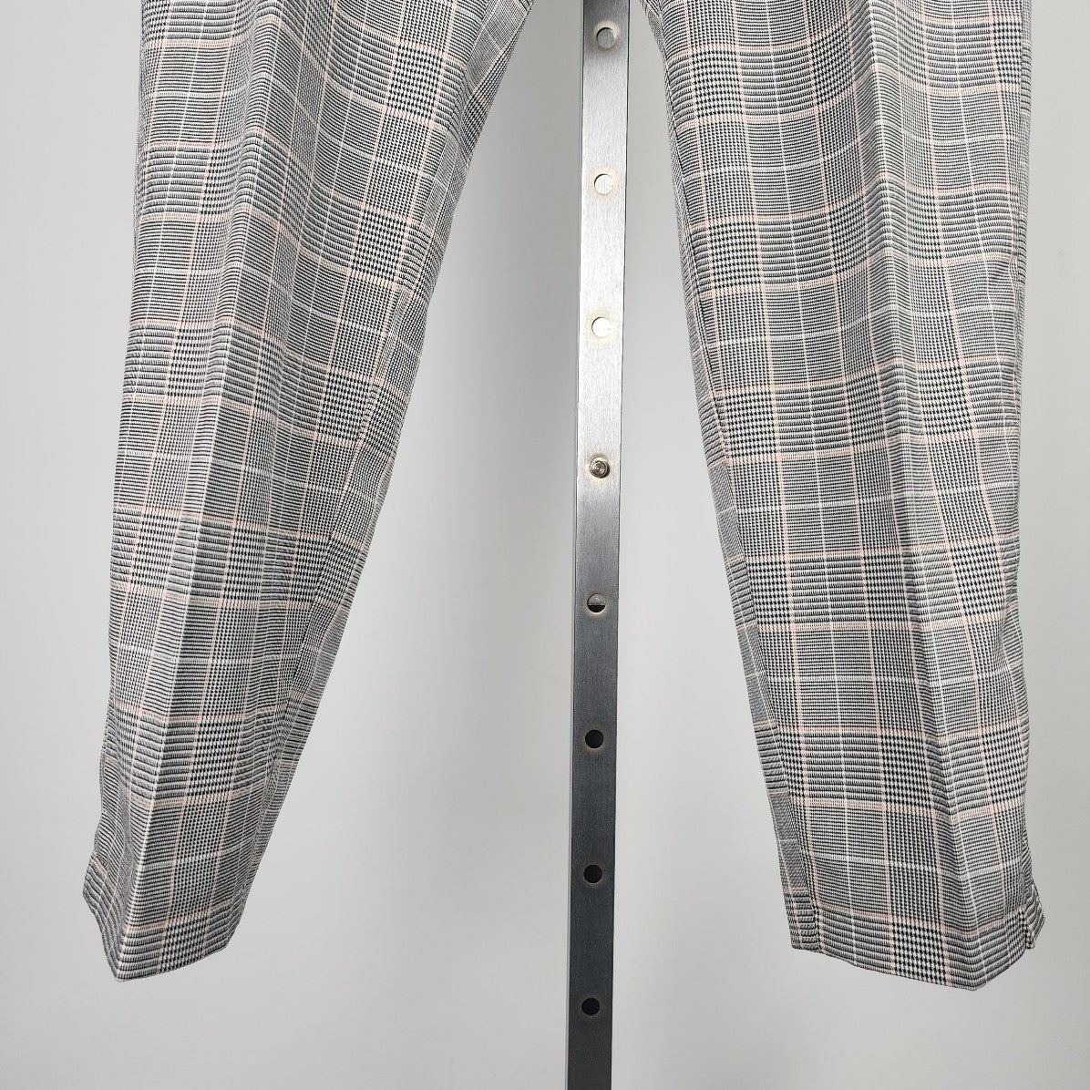 T.N.L Grey Plaid Straight Leg Pants Size 6