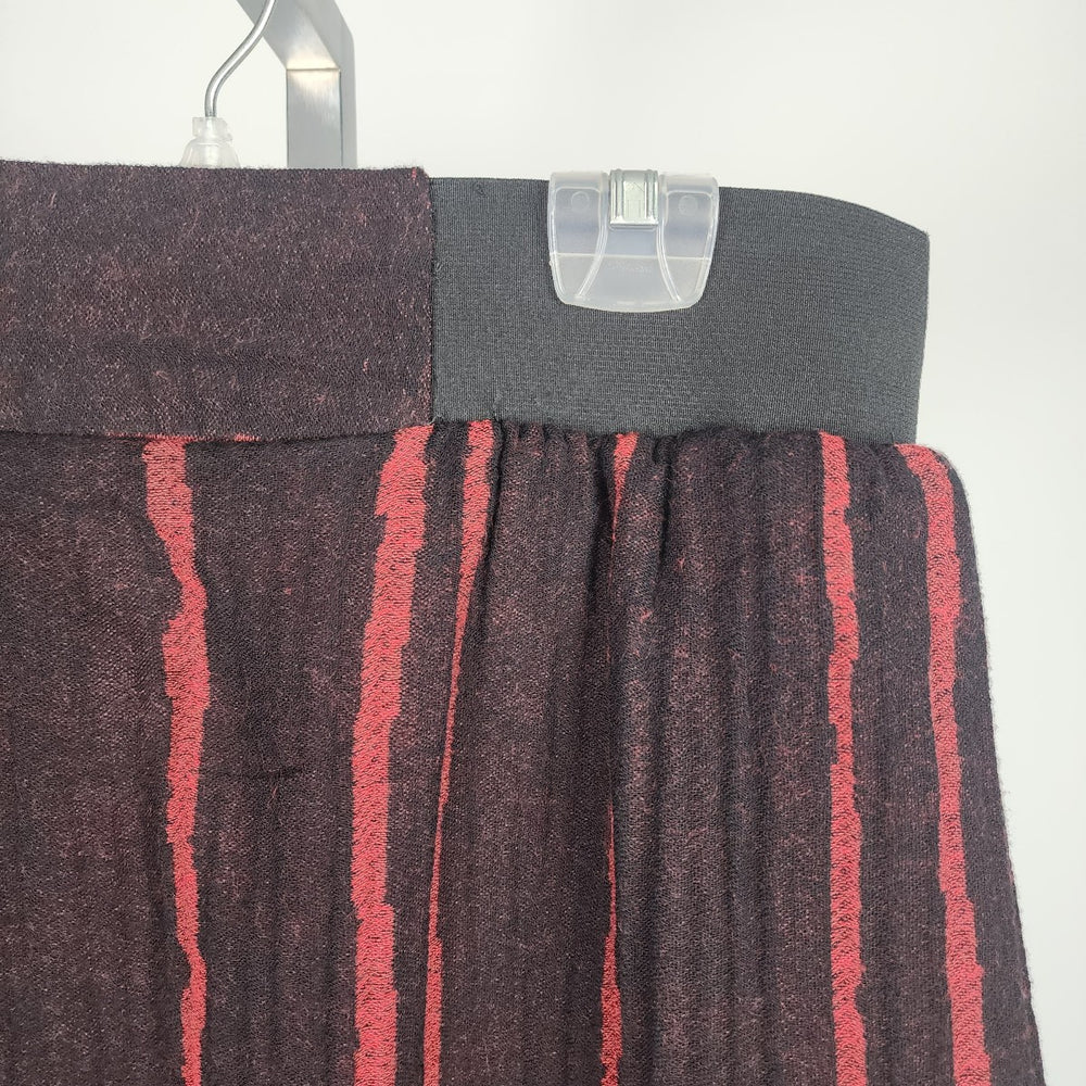 Red & Black Knit Flared Skirt Size L