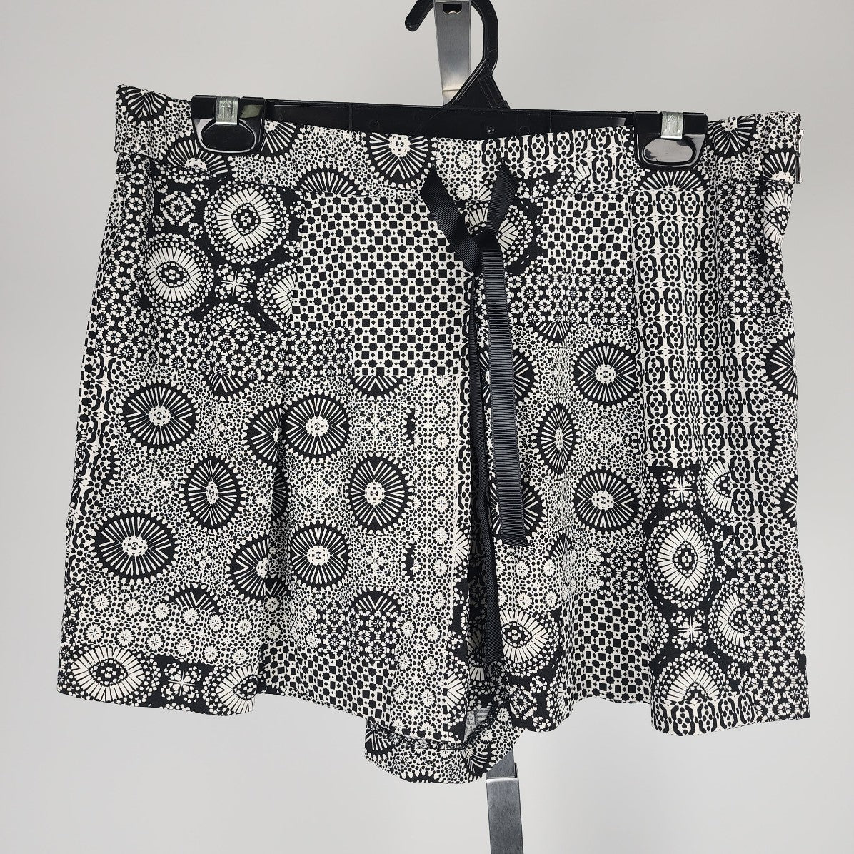 Dex Black Kaleidoscope Print Shorts Size L