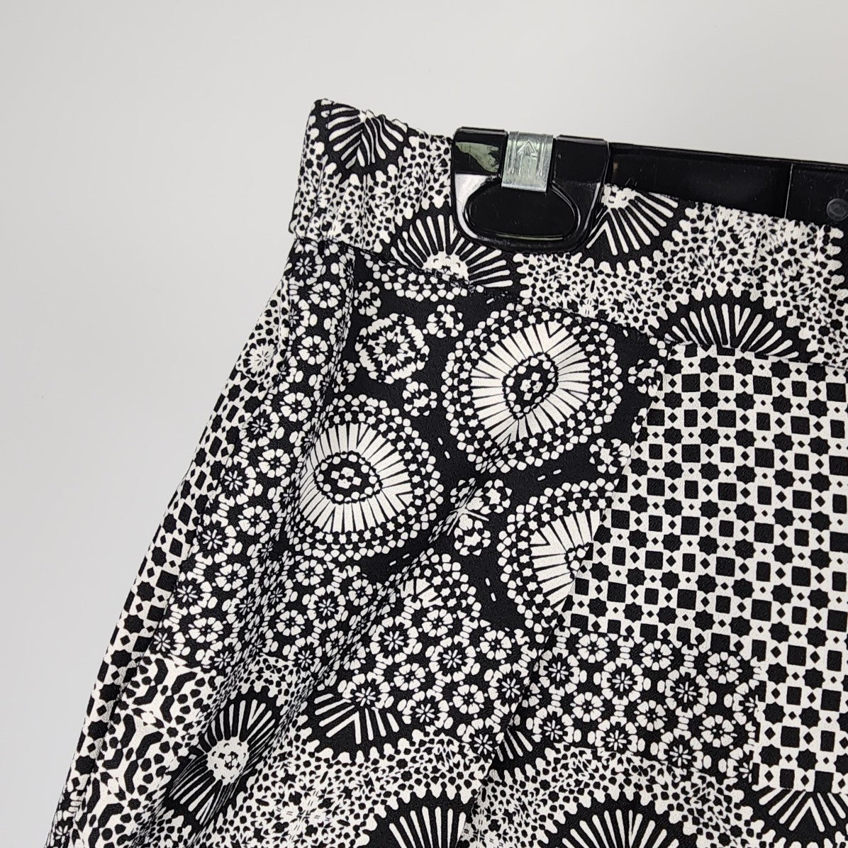 Dex Black Kaleidoscope Print Shorts Size L