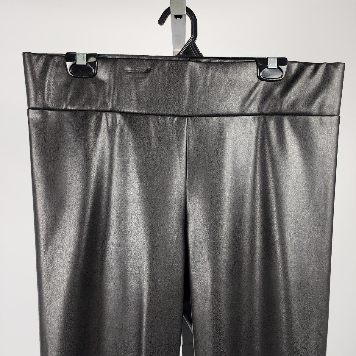 Frank Lyman Black Vegan Leather Slim Fit Pants Size 16