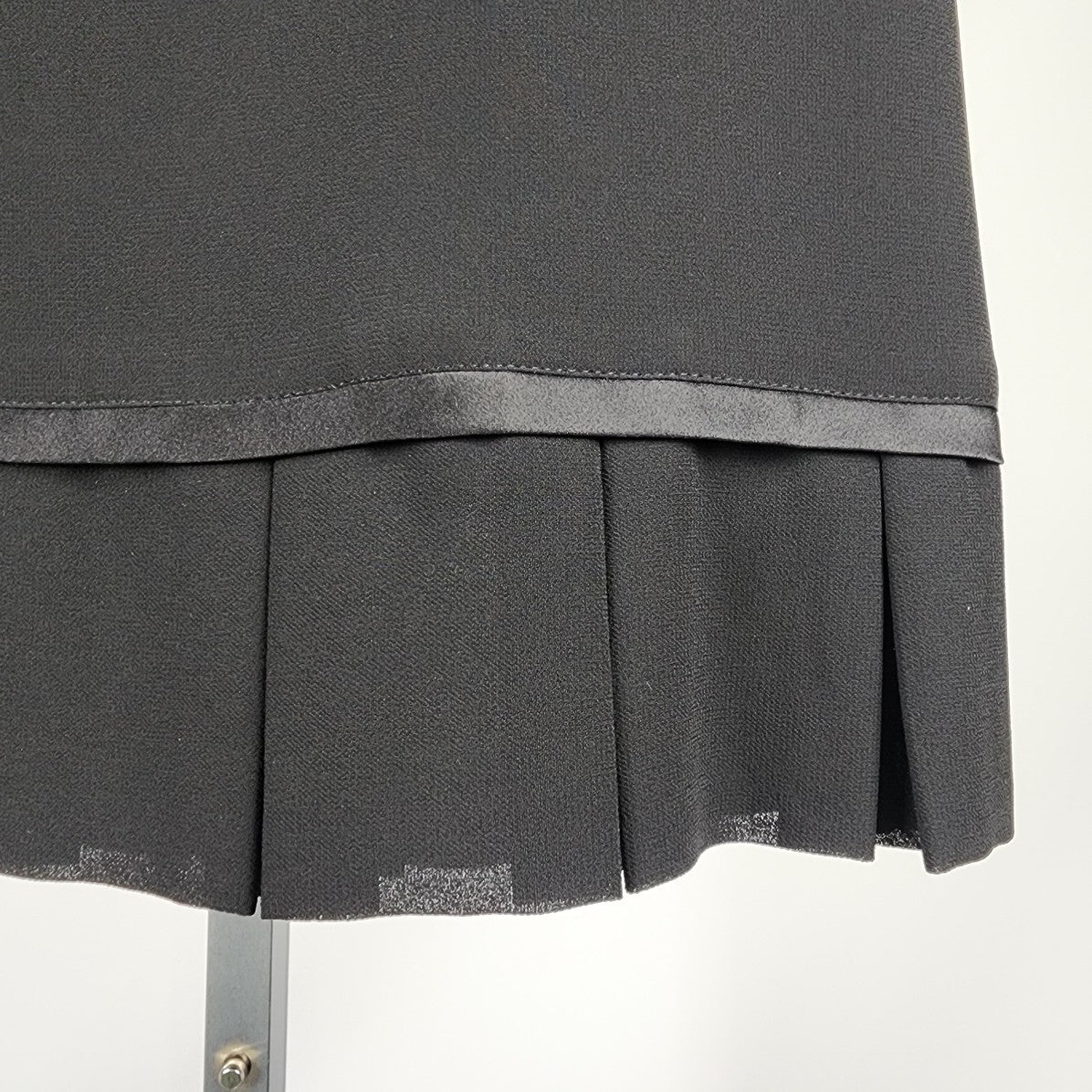 Joseph Ribkoff Black Crepe Pleated Hem Skirt Size 8