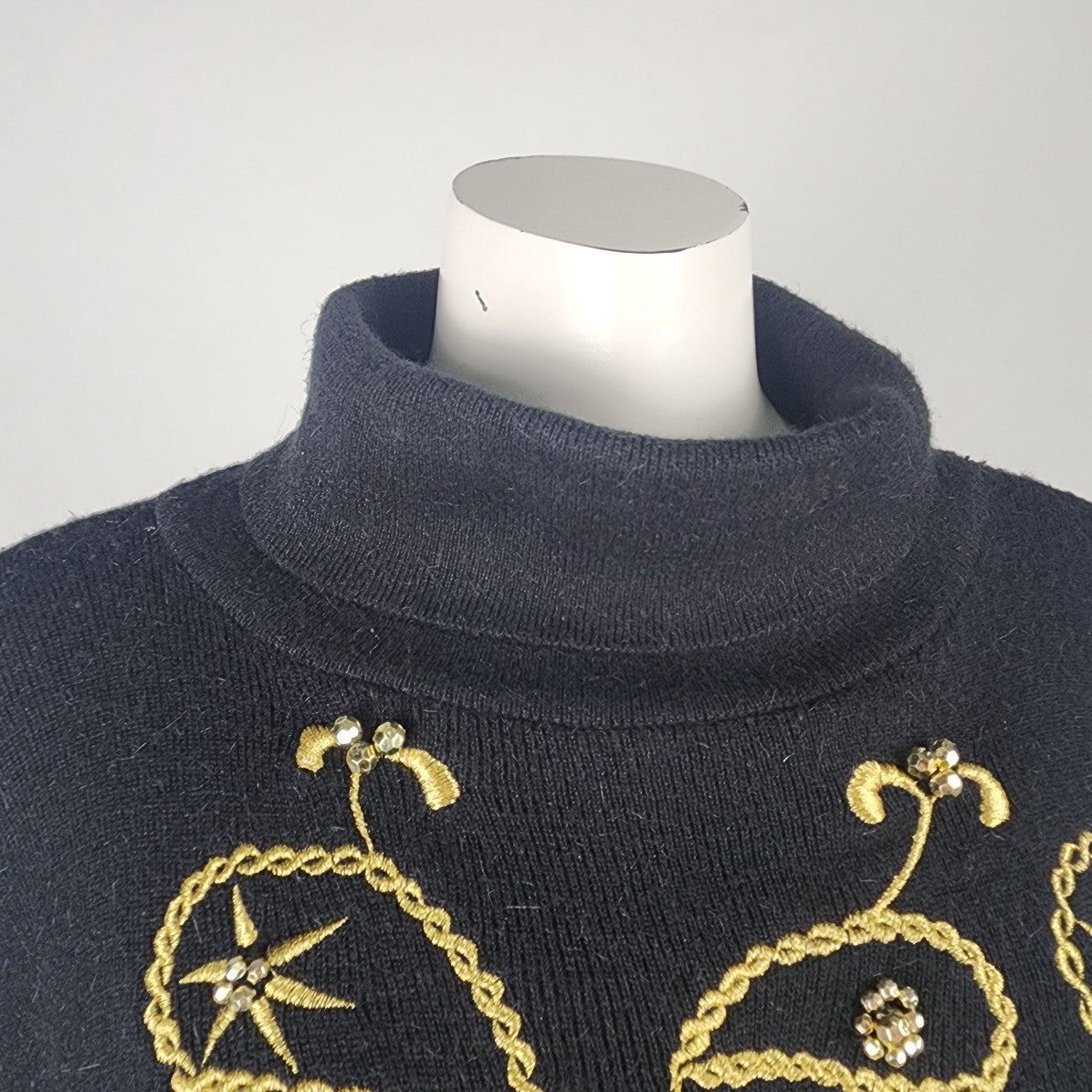 Vintage Ms. Sheryl Black & Gold Knit Sweater Size M