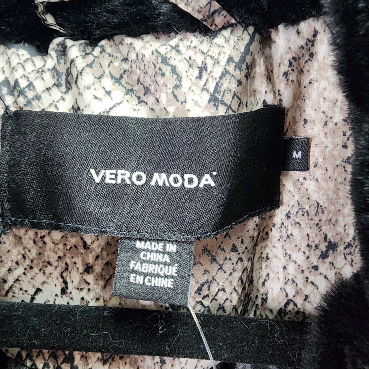 Vero Moda Reptile Faux Fur Collar Puffer Jacket Size M