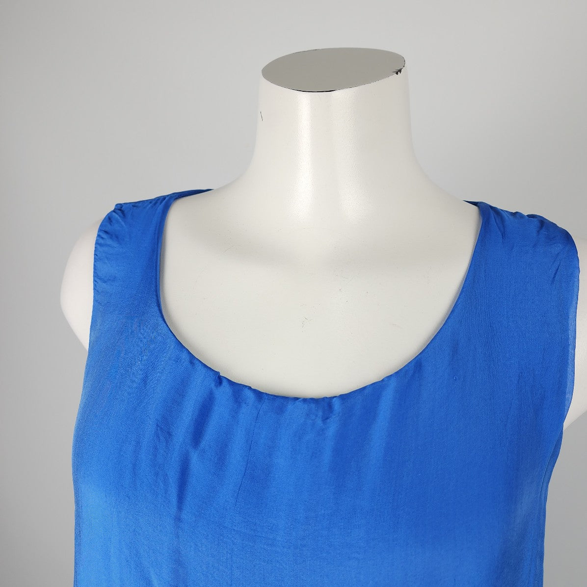 Bella Blue Silk Sleeveless Sequined Top Size S/M