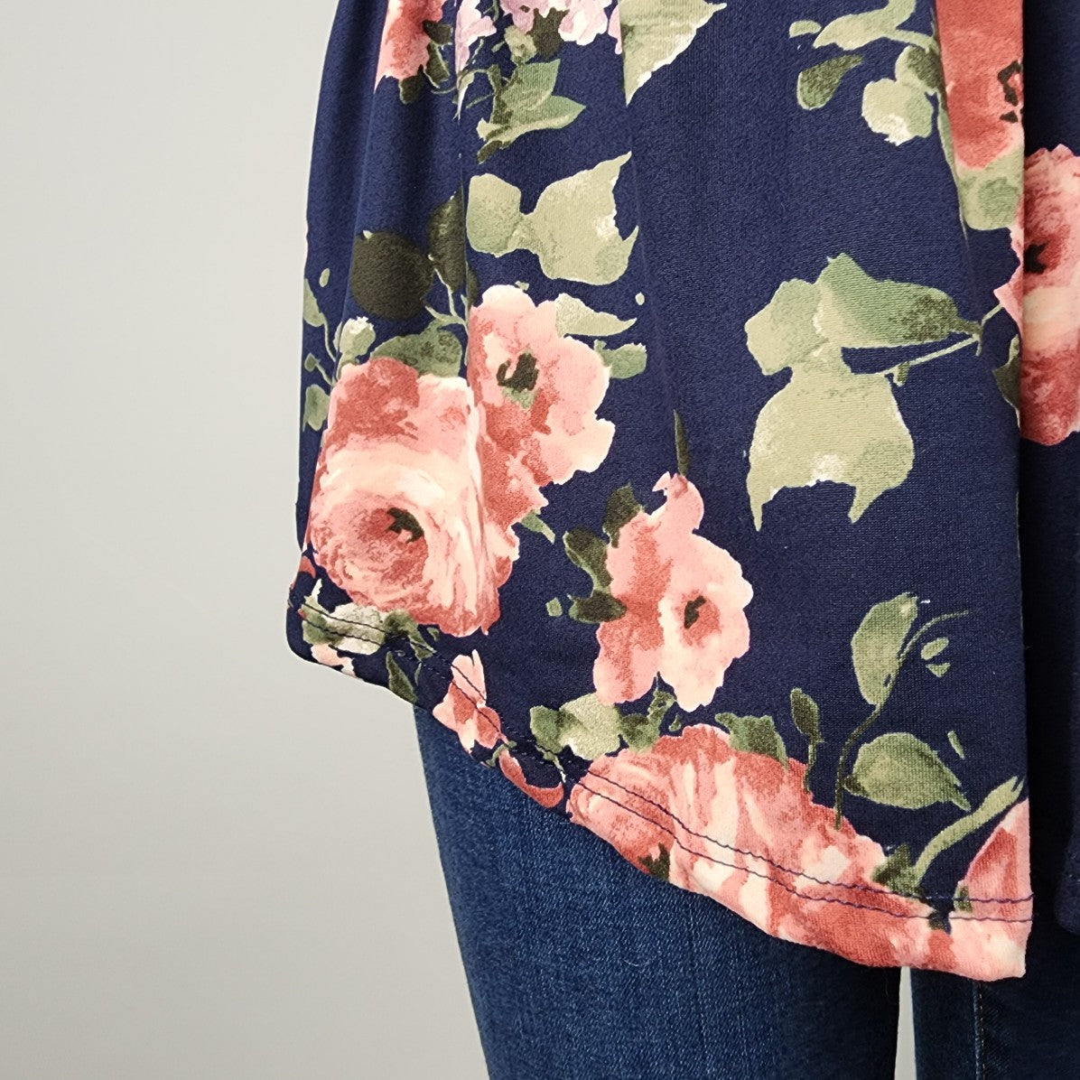 Reborn J Navy Floral Ruffle Sleeve Top Size XL