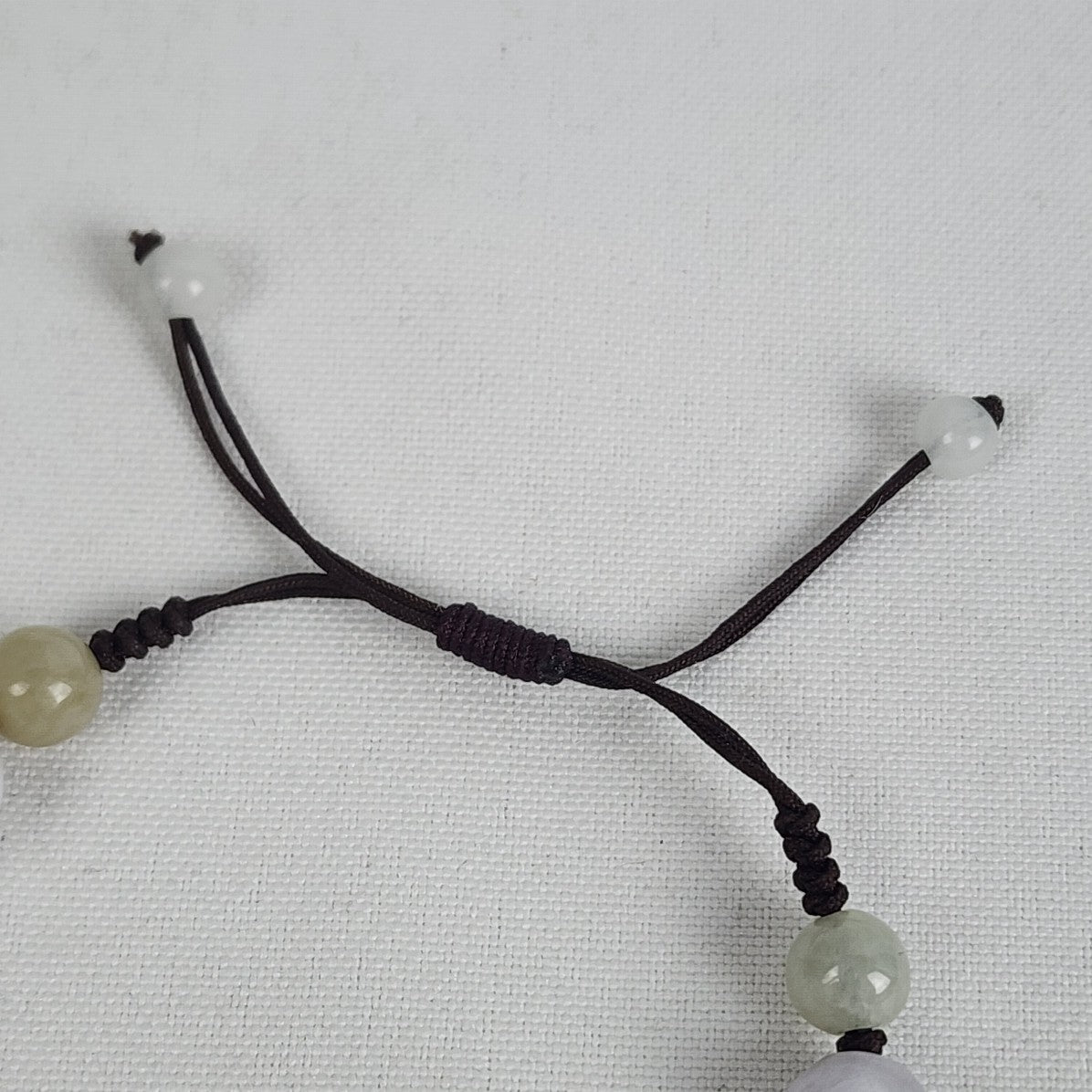 White Beaded Floral Dangle Adjustable Bracelet