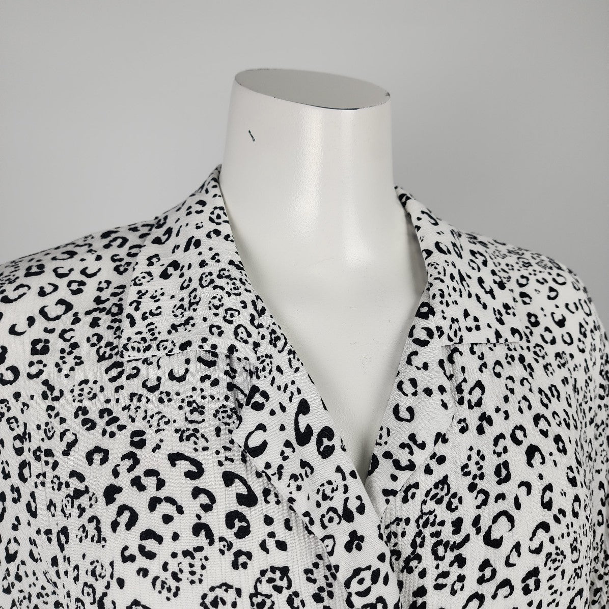 Z Supply White Animal Print Button Up Tunic Top Size S