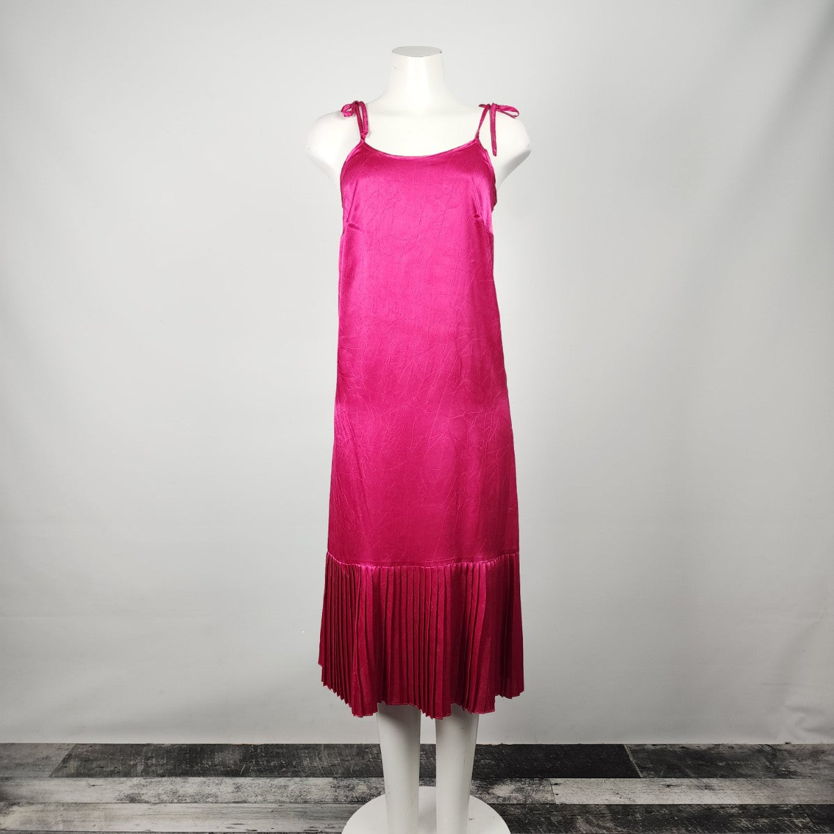 Vintage C.J. Selections Pink Silky Pleated Midi Slip Dress Size 7/8