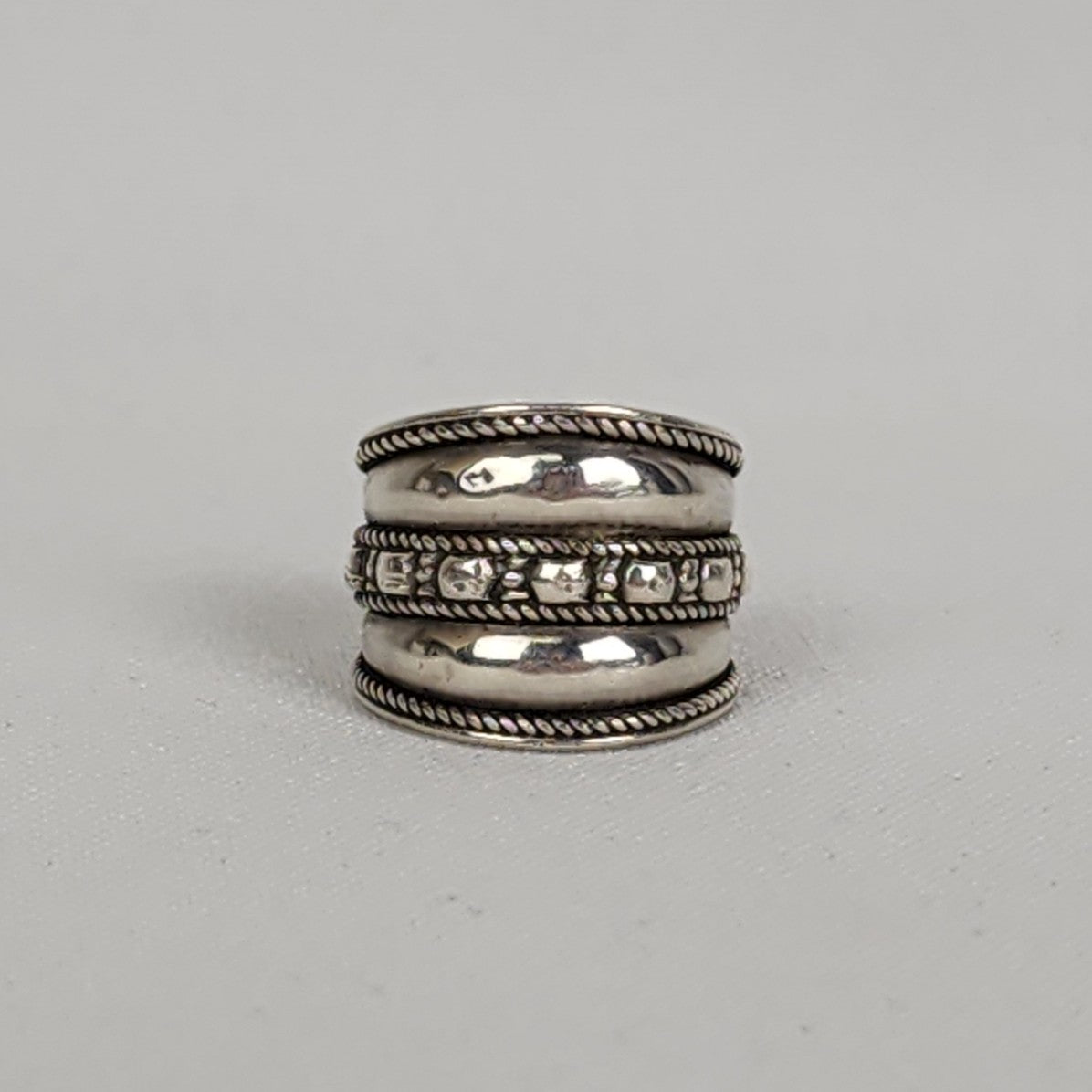 Vintage 925 Silver Sterling Ring Size 8