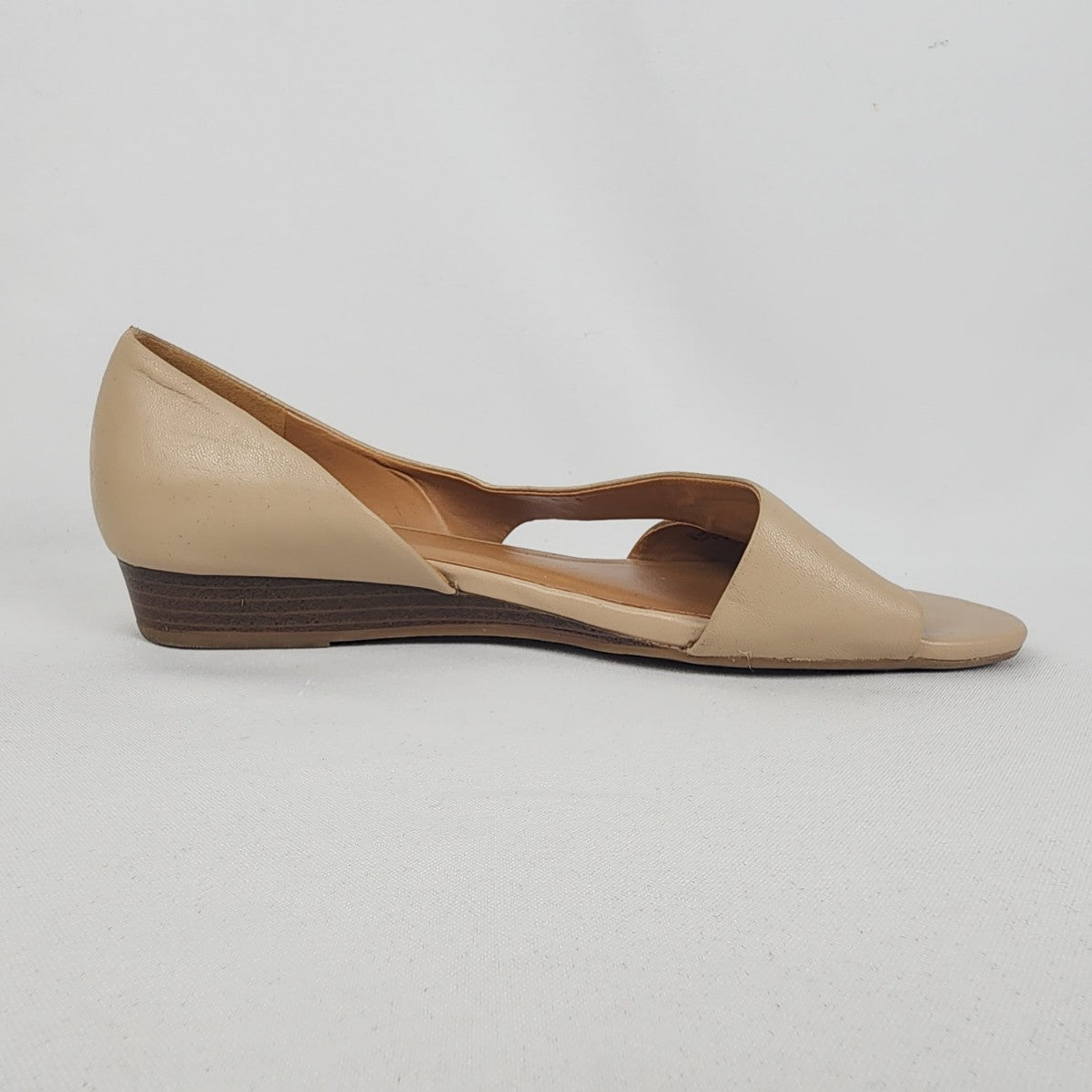 Naturalizer Brown & Taupe Low Wedge Sandals Size 9.5