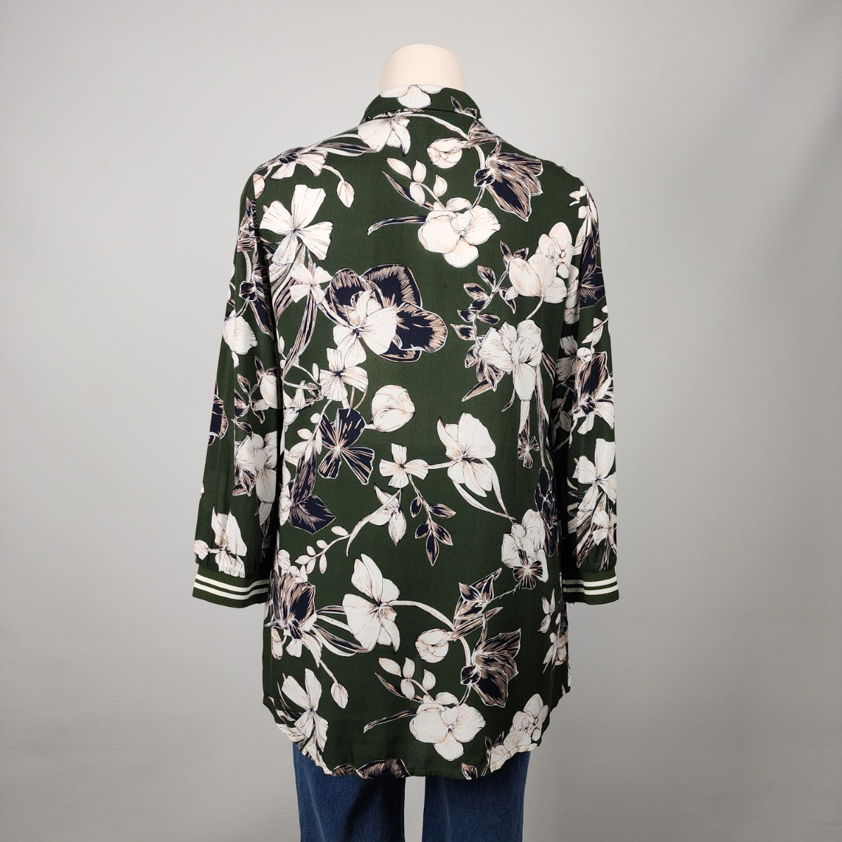 Solitaire Green Floral Button Up Blouse Size 1XL