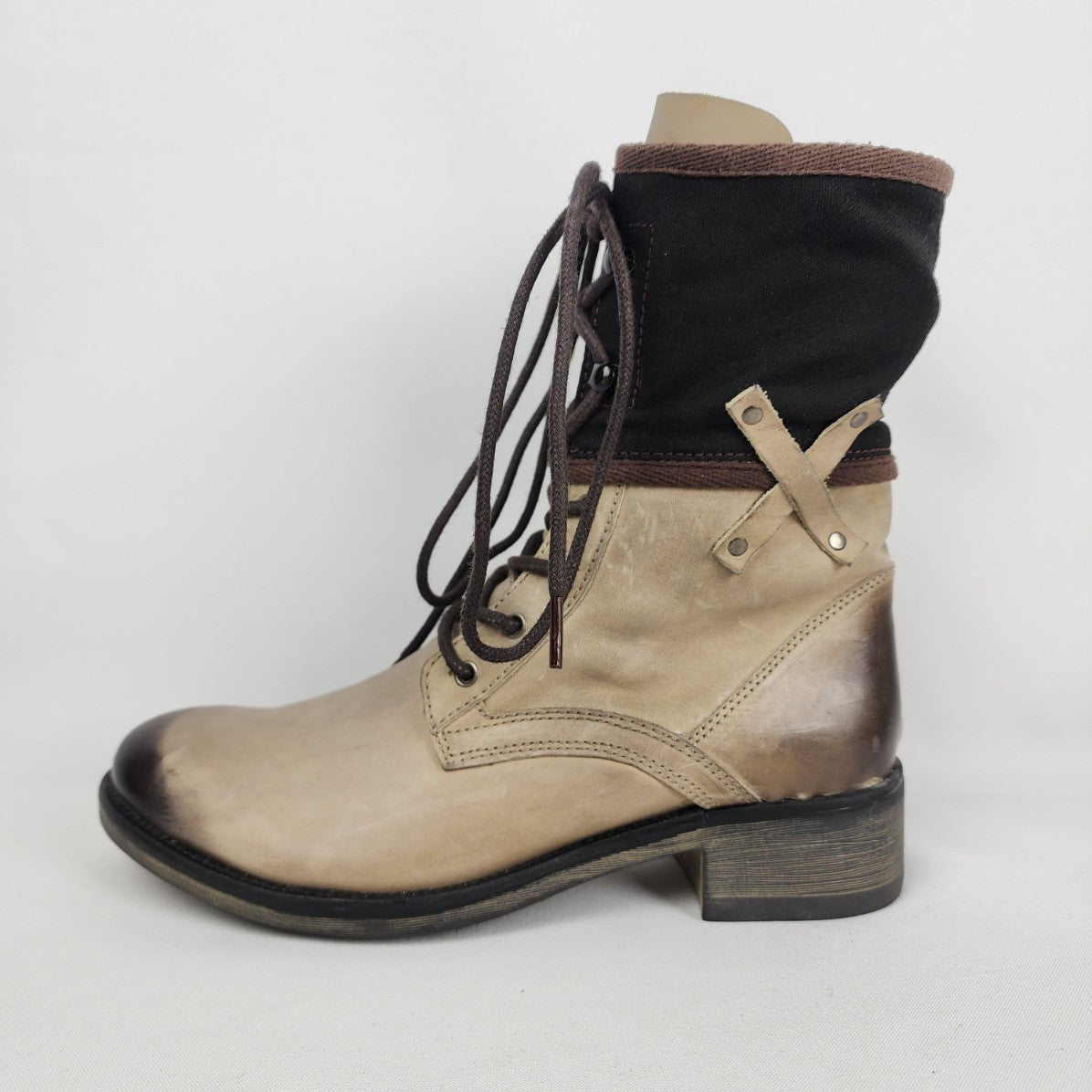 Matisse Taupe & Brown Leather Lace Up Ankle Boots Size 9.5