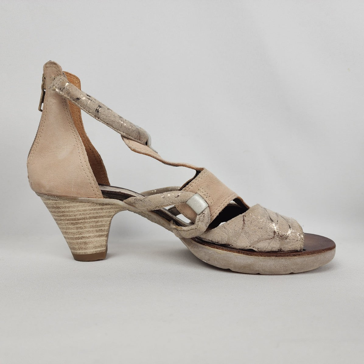 MJUS Cream Metallic Ankle Strap Leather Heeled Shoes Size 8