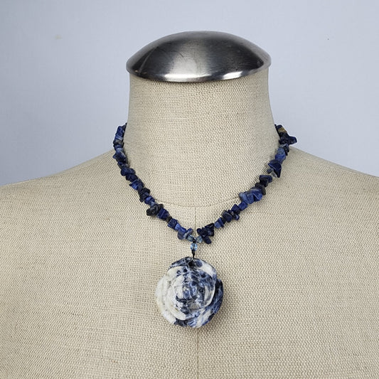 Blue Natural Stone Carved Flower Pendant Beaded Necklace