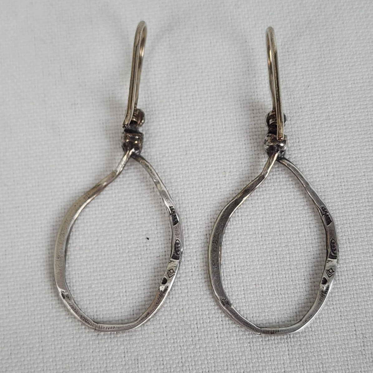 SILPADA 925 Sterling Silver Lasso Hammered Oval Earrings