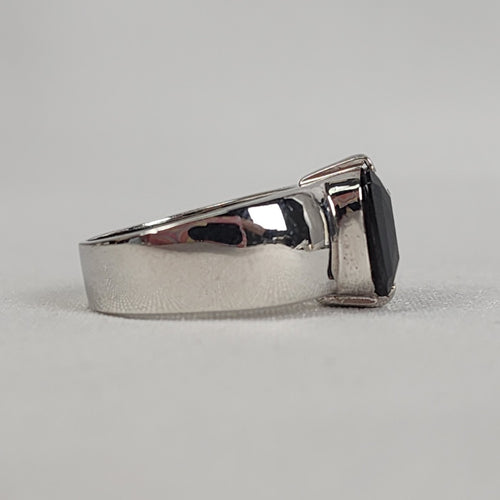 Silver & Black Faceted Stone Ring Size 9