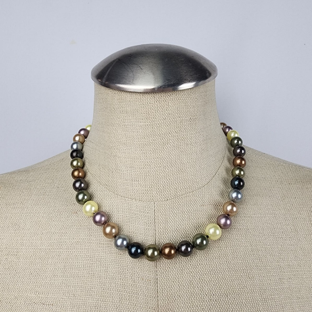 Colorful Metallic Glass Beaded Necklace