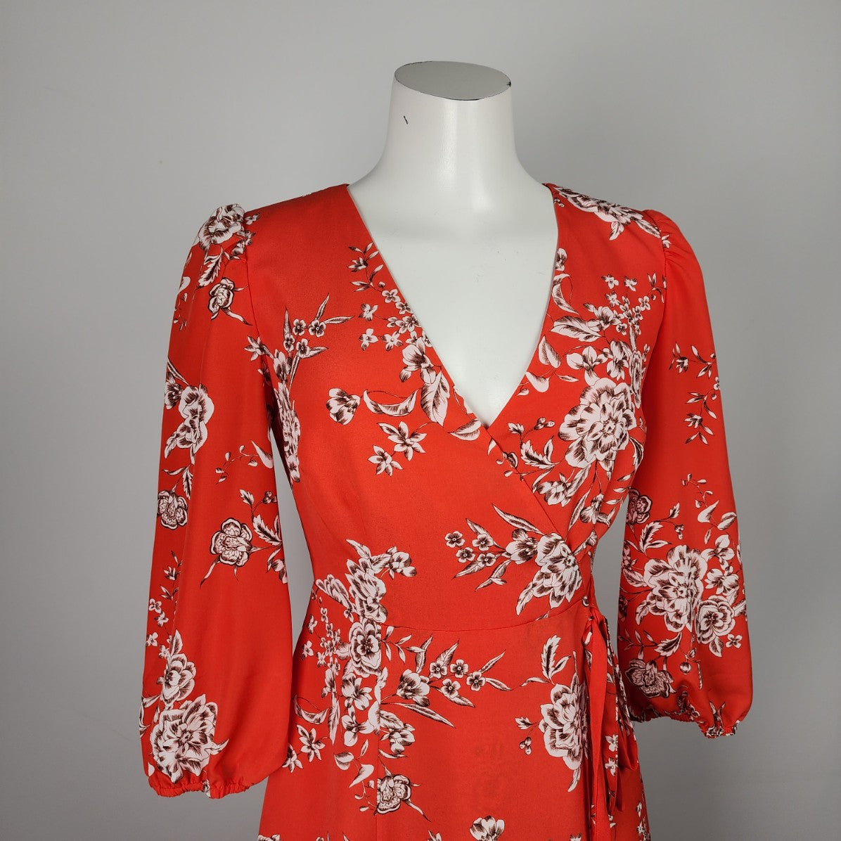 Vince Camuto Red Floral Wrap Nidi Dress Size 2