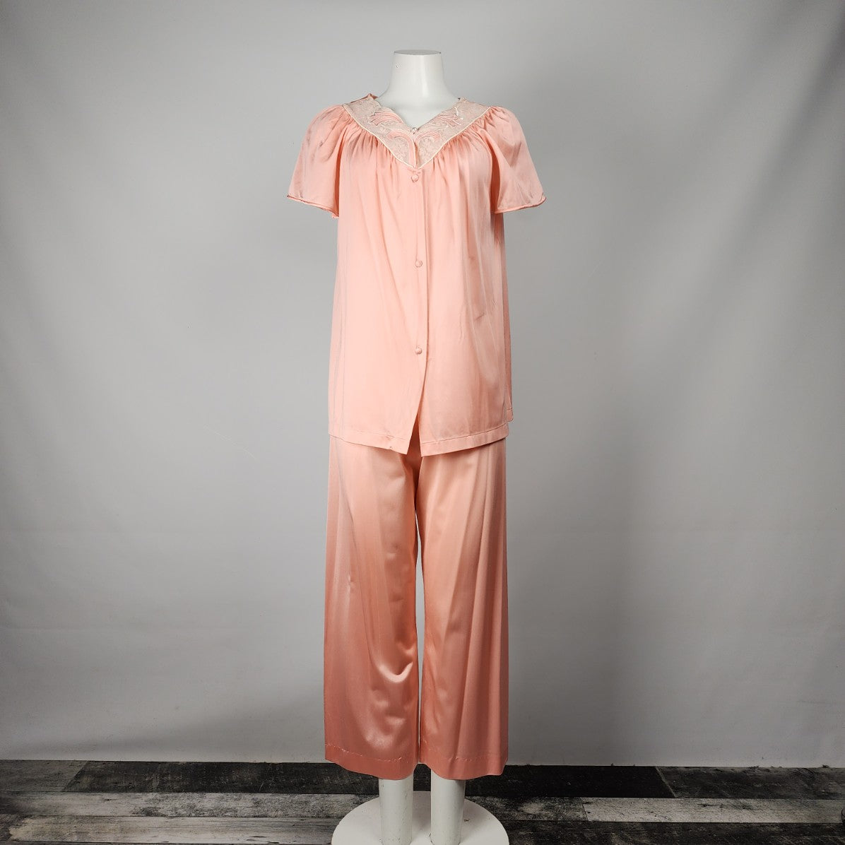 Vintage Vanity Fair Pink Pajama Set Lace Embroidered Size M