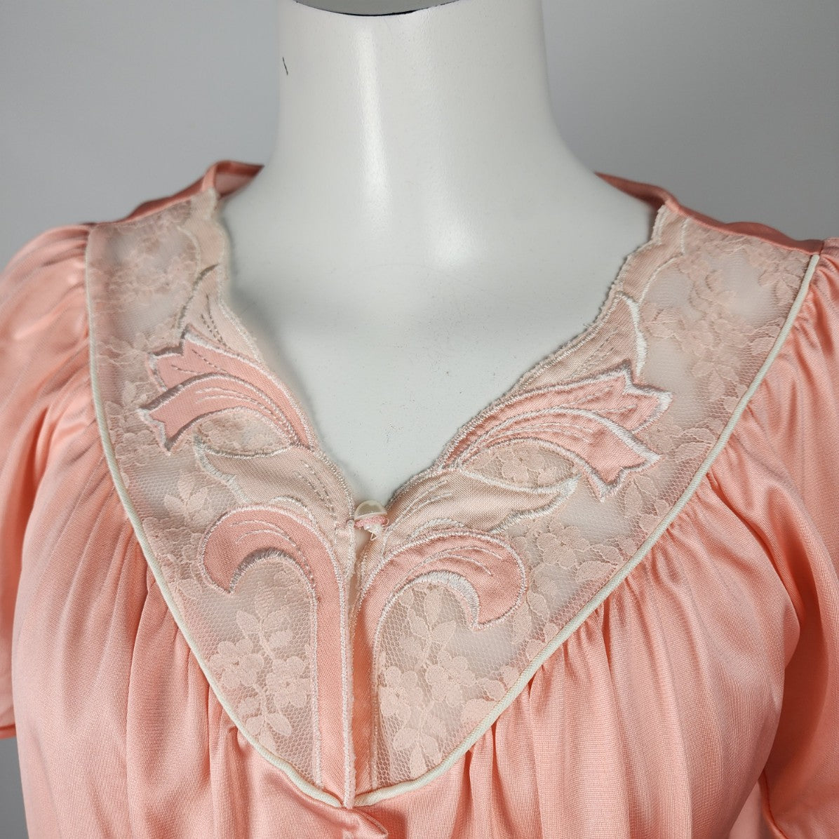 Vintage Vanity Fair Pink Pajama Set Lace Embroidered Size M