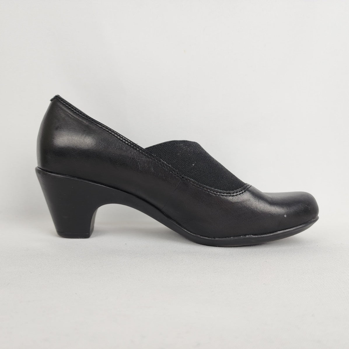 Easy Spirit Black Leather Heeled Shoes Size 7.5