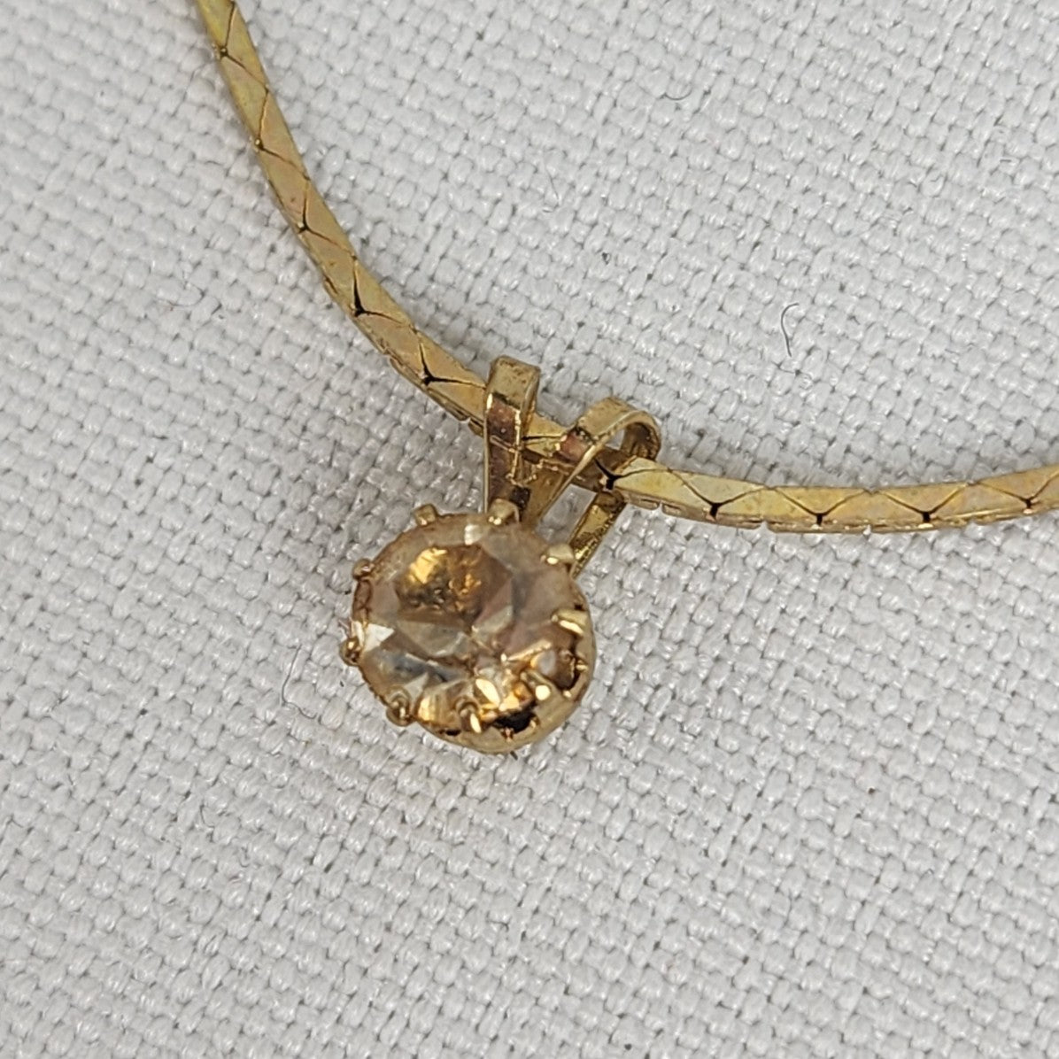 Vintage Gold Tone Delicate Rhinestone Pendant Necklace