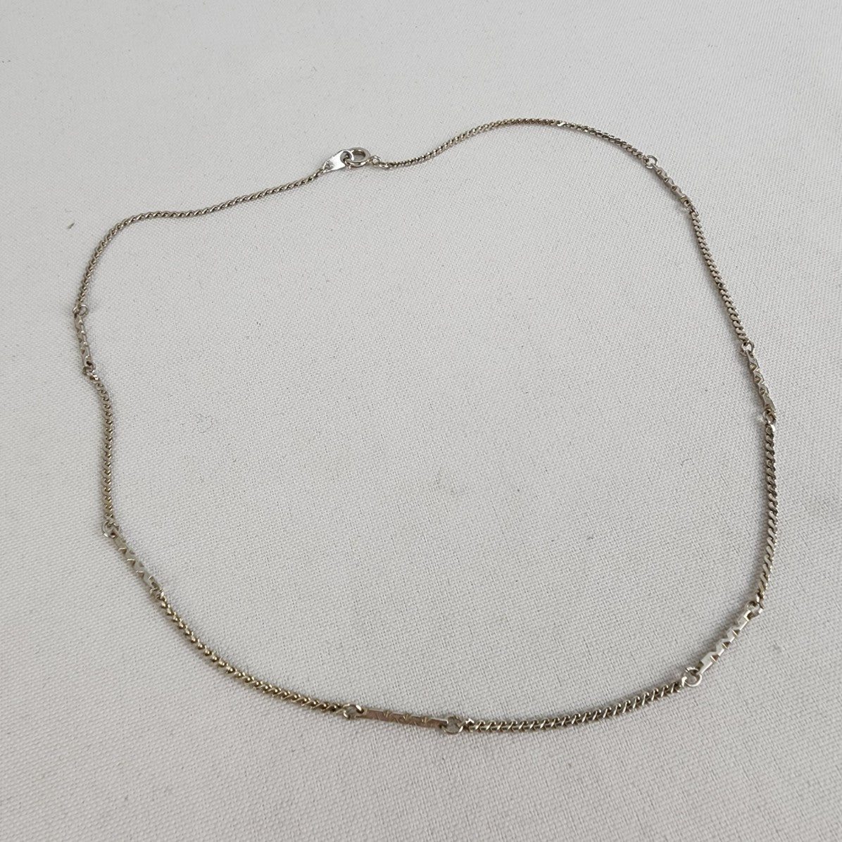 Vintage Silver Tone Chain Delicate Detail Necklace