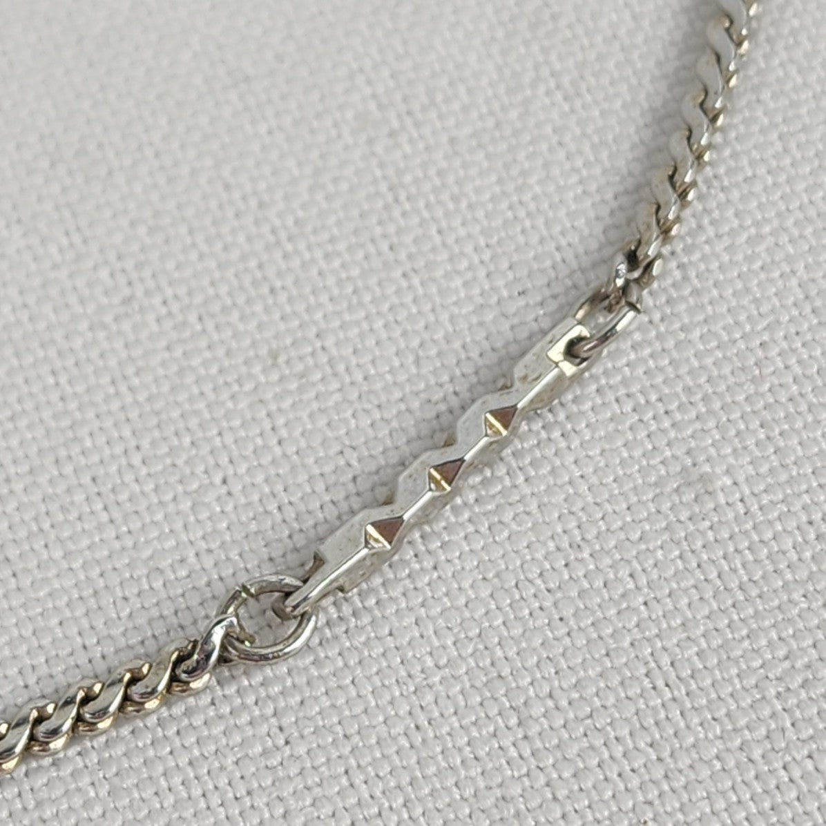 Vintage Silver Tone Chain Delicate Detail Necklace