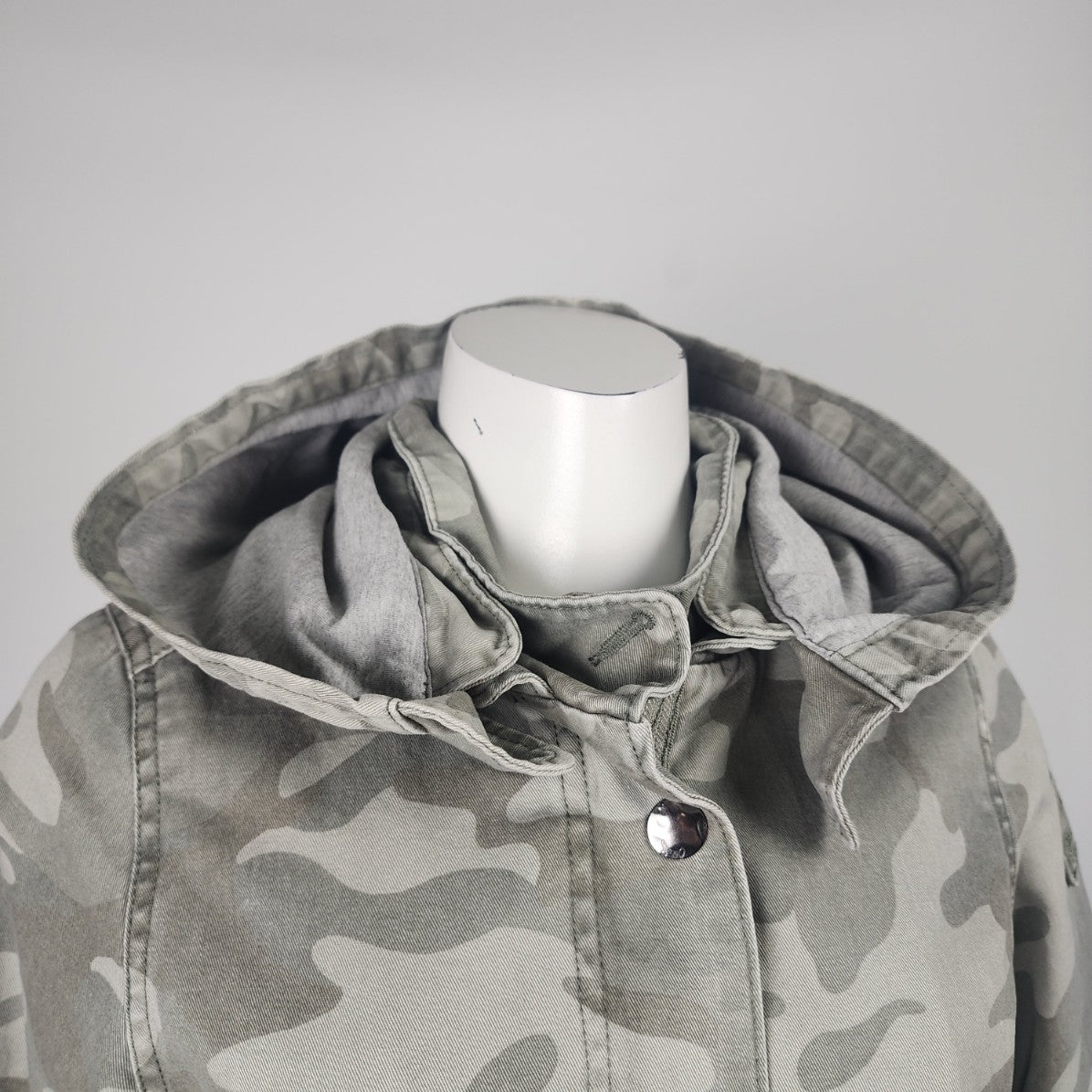 Triple Five Soul Grey Camo Cotton Zip Up Jacket Size M