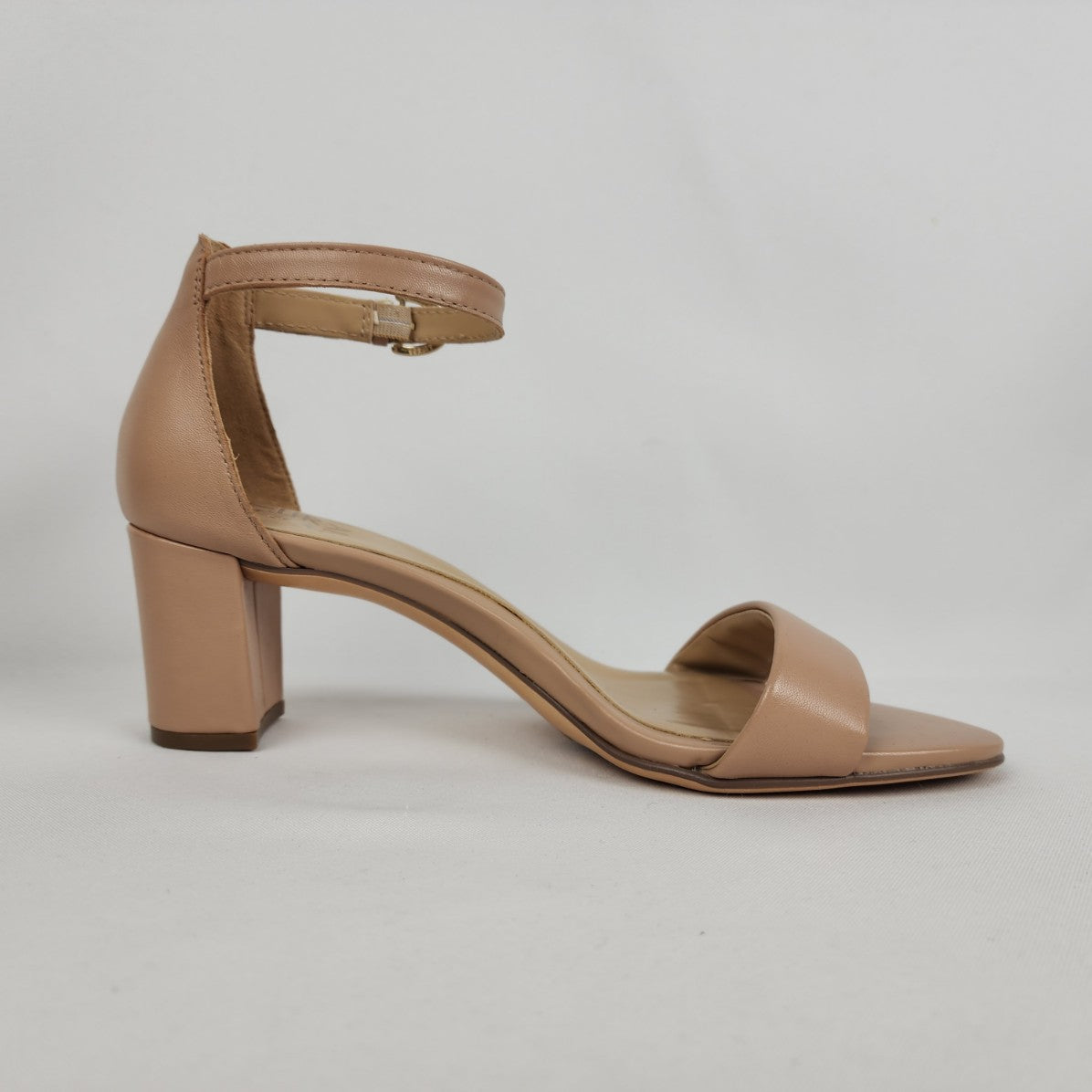 Naturalizer Nude Leather Block Heel Ankle Strap Shoes Size 9