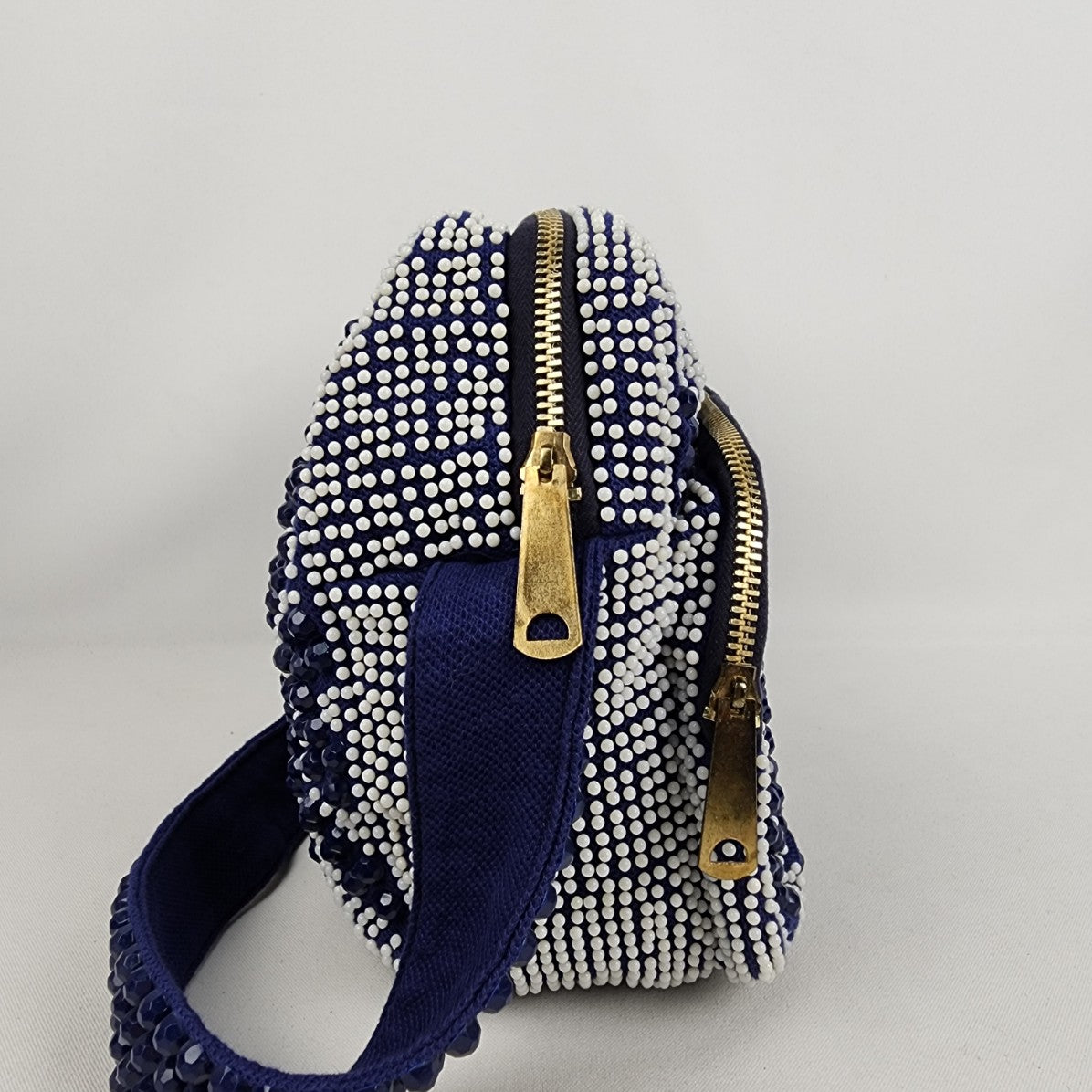 Vintage Hong Kong Blue & White Beaded Zip Up Shoulder Purse