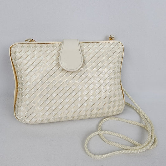 Vintage Cream Woven Hard Schell Clutch Purse