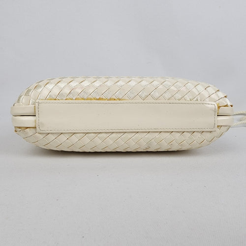Vintage Cream Woven Hard Schell Clutch Purse