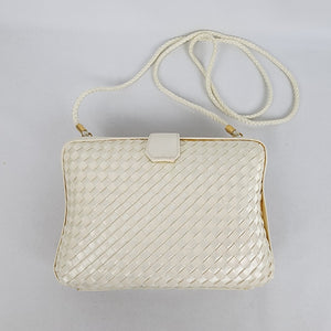Vintage Cream Woven Hard Schell Clutch Purse