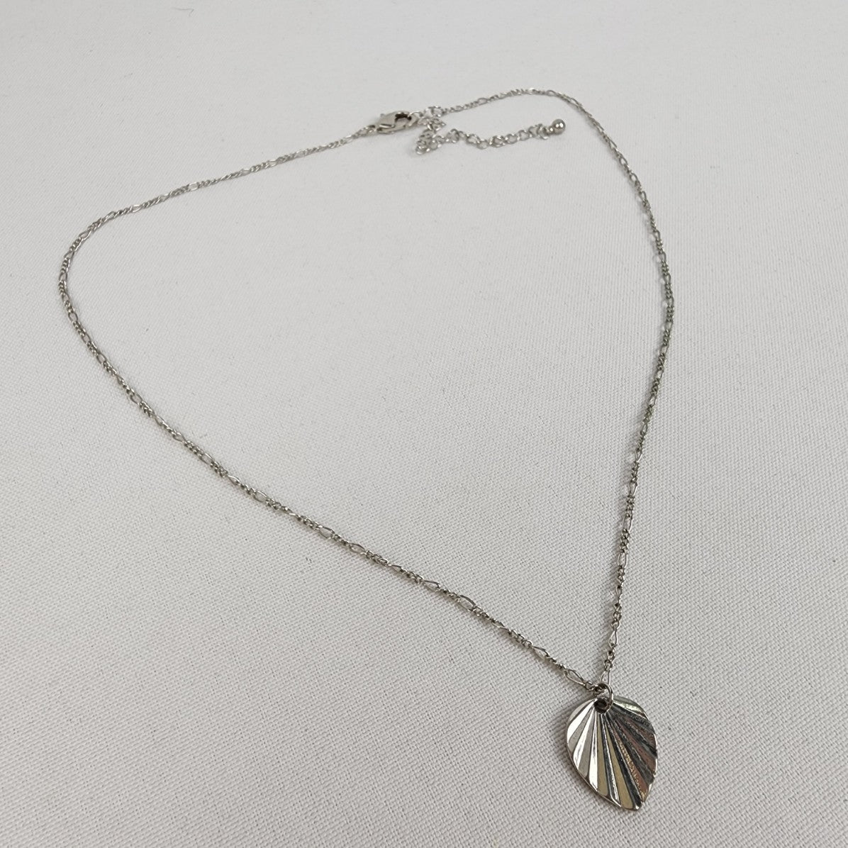 Silver Tone Leaf Pendant Delicate Chain Necklace