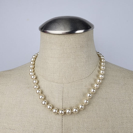 Vintage Cream Glass Faux Pearl Necklace