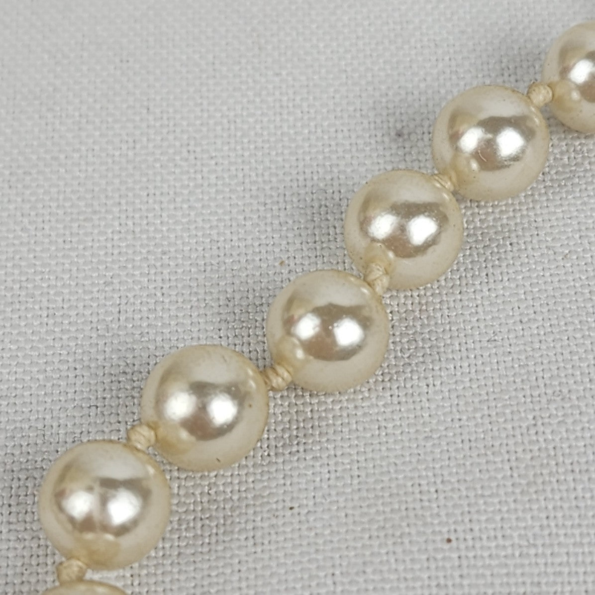 Vintage Cream Glass Faux Pearl Necklace