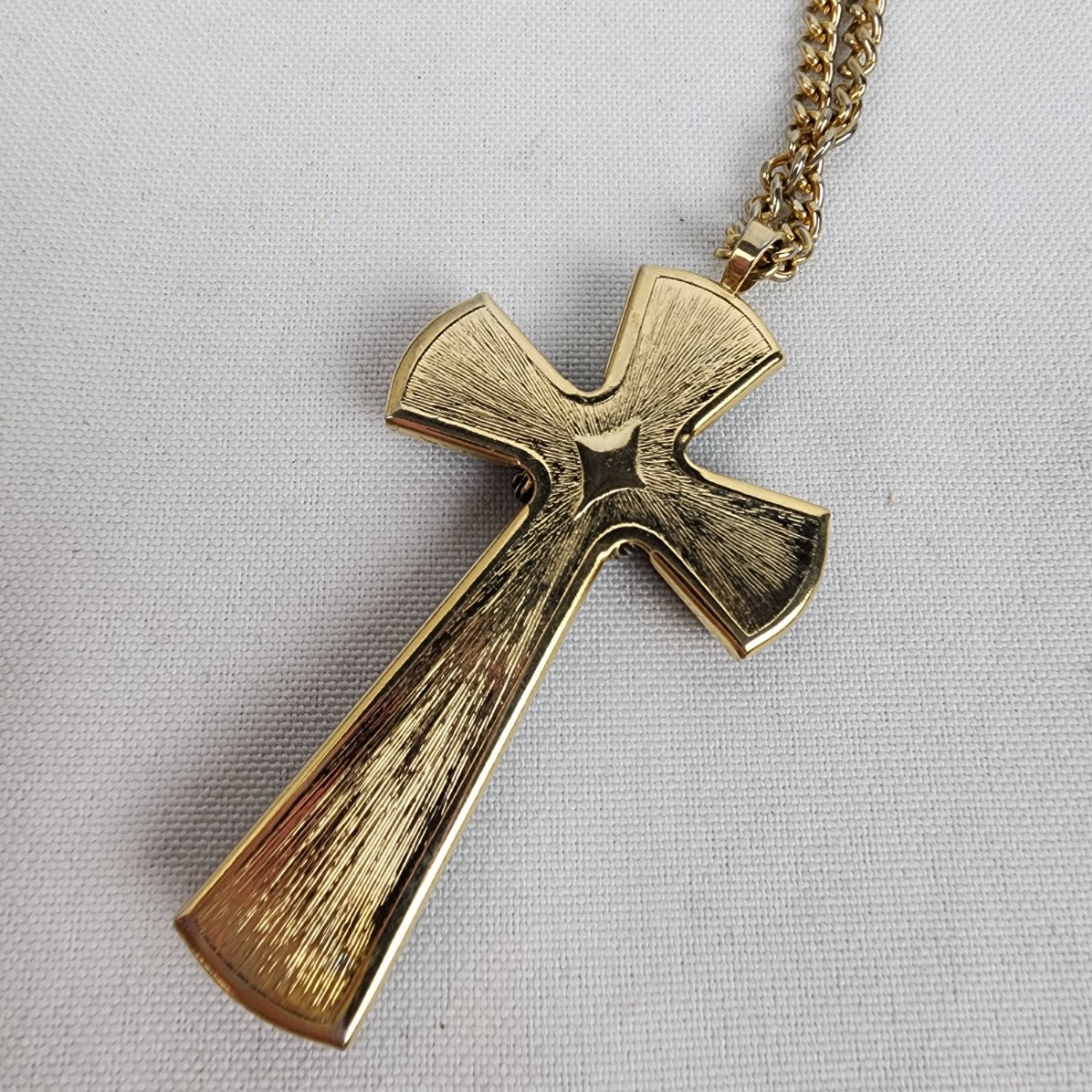 Vintage Gold Tone Green Cross Pendant Chain Necklace