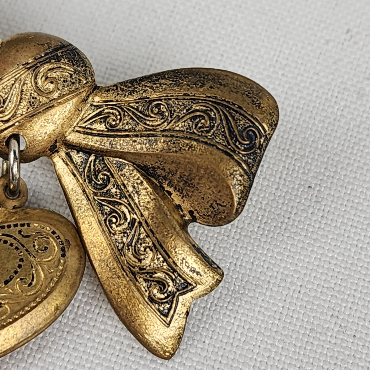 Vintage Gold Tone Bow Locket Pendant Brooch