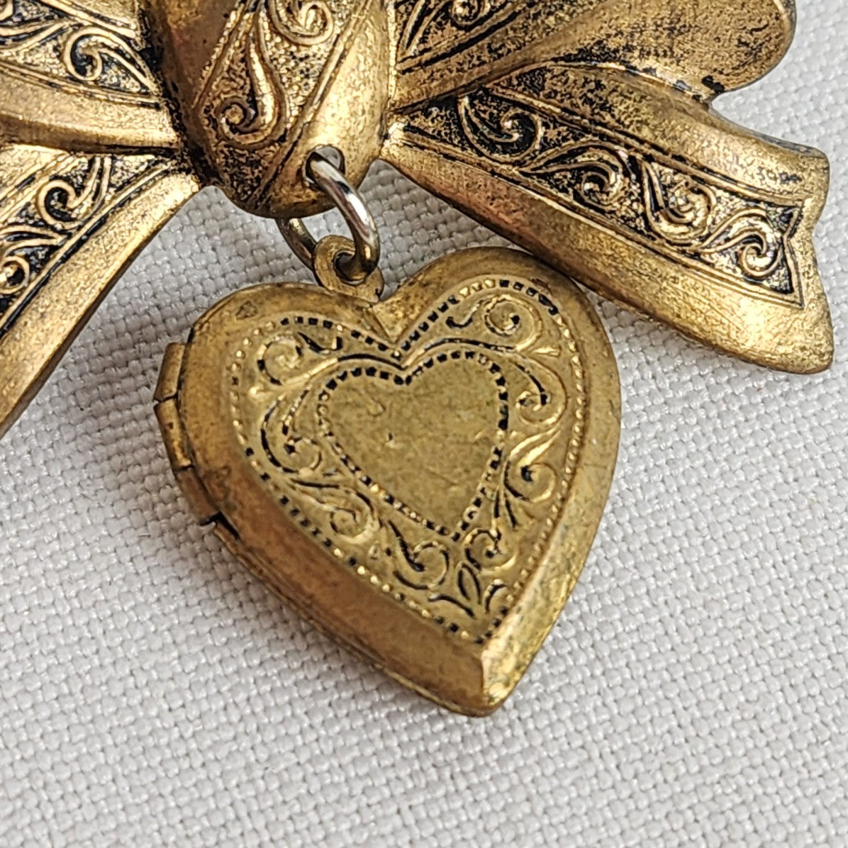 Vintage Gold Tone Bow Locket Pendant Brooch