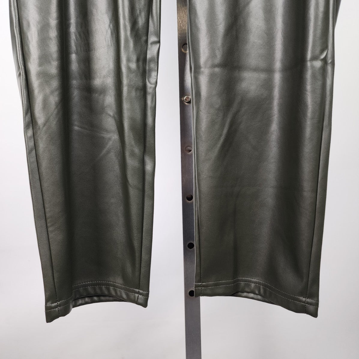 Laundry by Shelli Segal Green Vegan Leather Joggers Size 1X