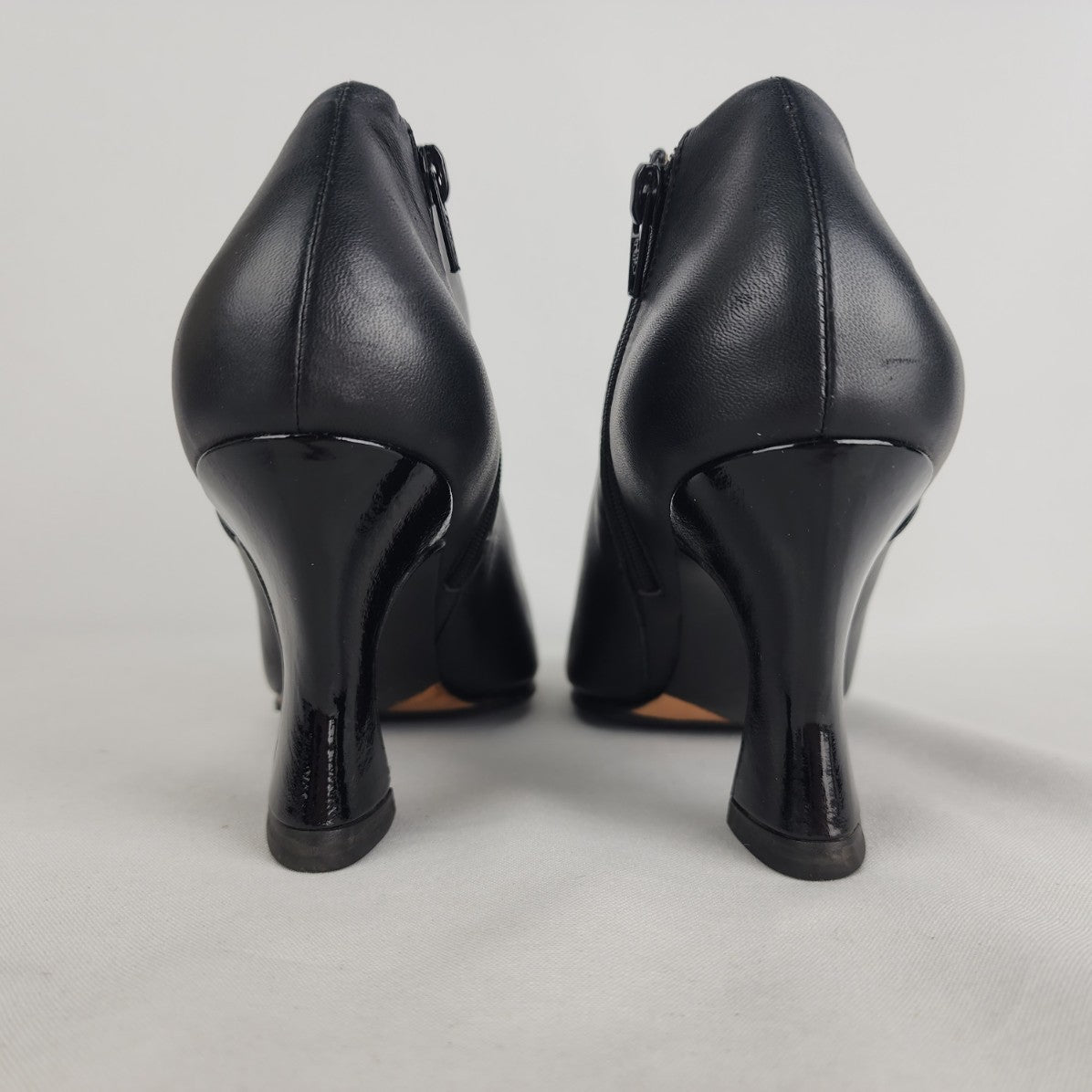 John Fluevog Poser Eddie Black Leather Asymmetrical Heeled Bootie Size 9