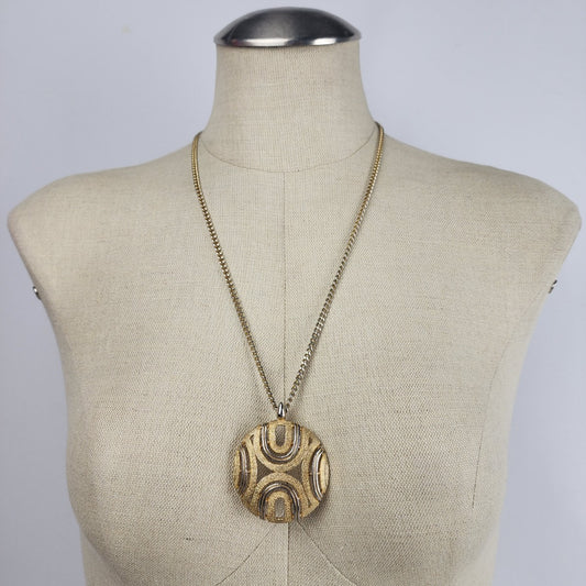 Vintage Gold Tone Circle Pendant Necklace