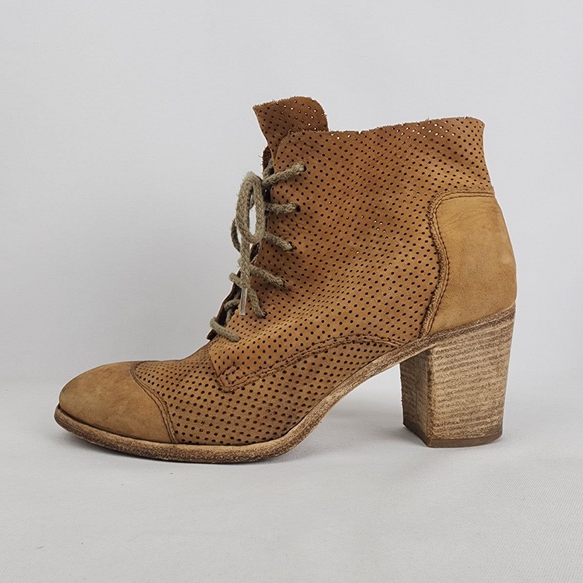 Juice Shoes Brown Leather Lace Up Heeled Booties Size 9