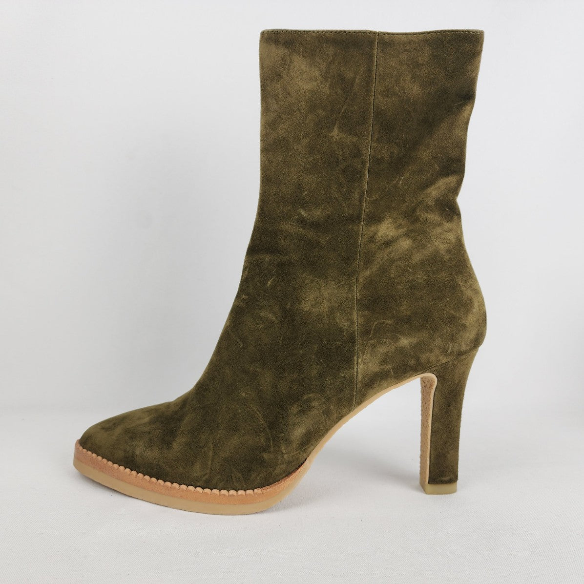 Lola Cruz Green Suede Heeled Ankle Booties Size 9.5