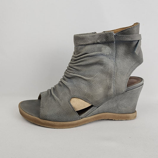 MJUS Grey Fossil Leather wedge Heel Gladiator Sandals Size 7.5