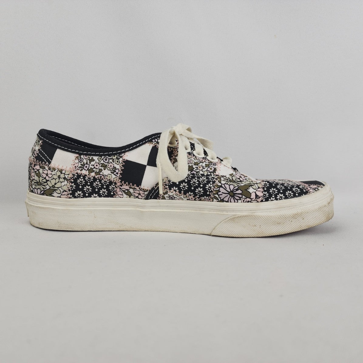 Vans Black & Pink Patchwork Floral Runners Size 8.5