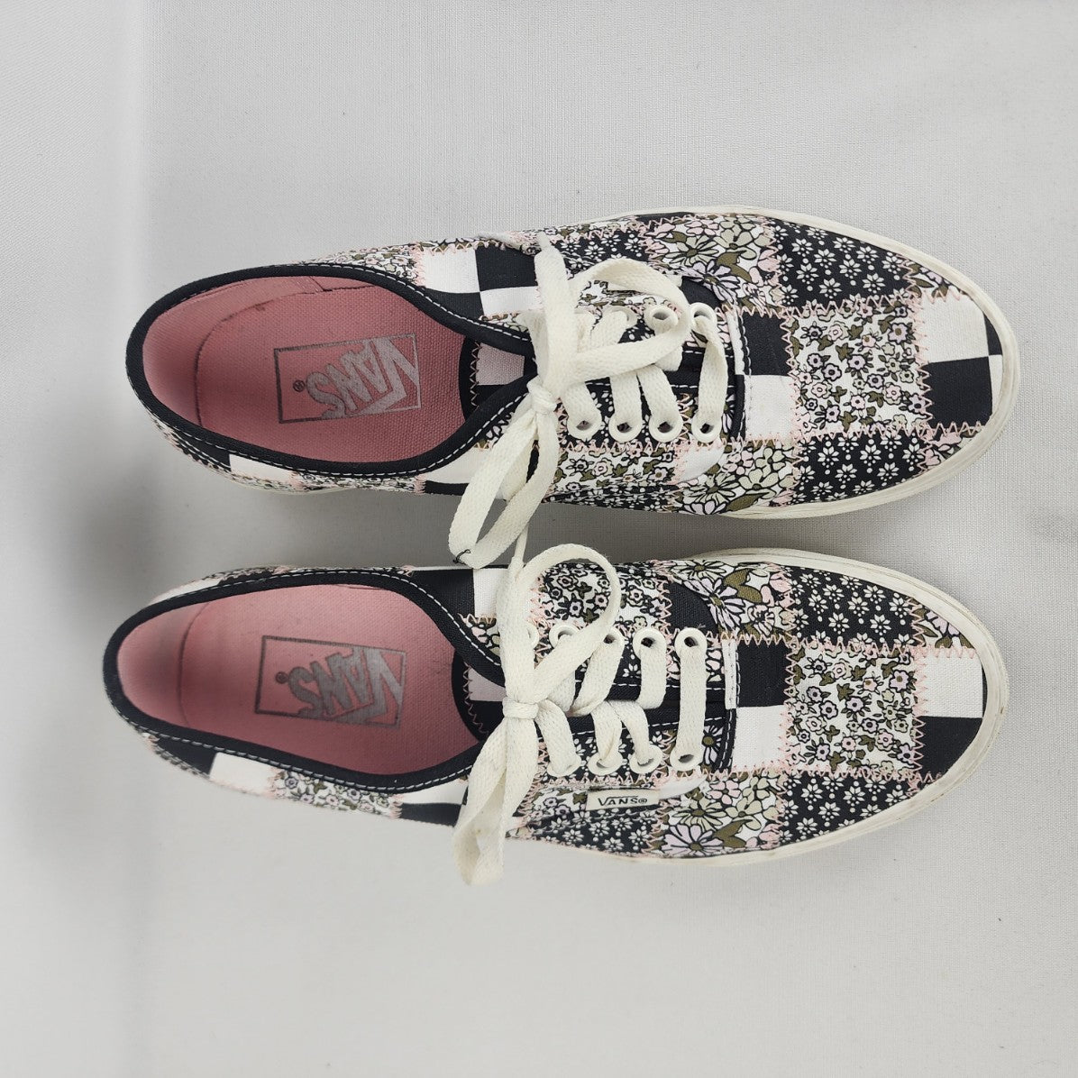 Vans Black & Pink Patchwork Floral Runners Size 8.5