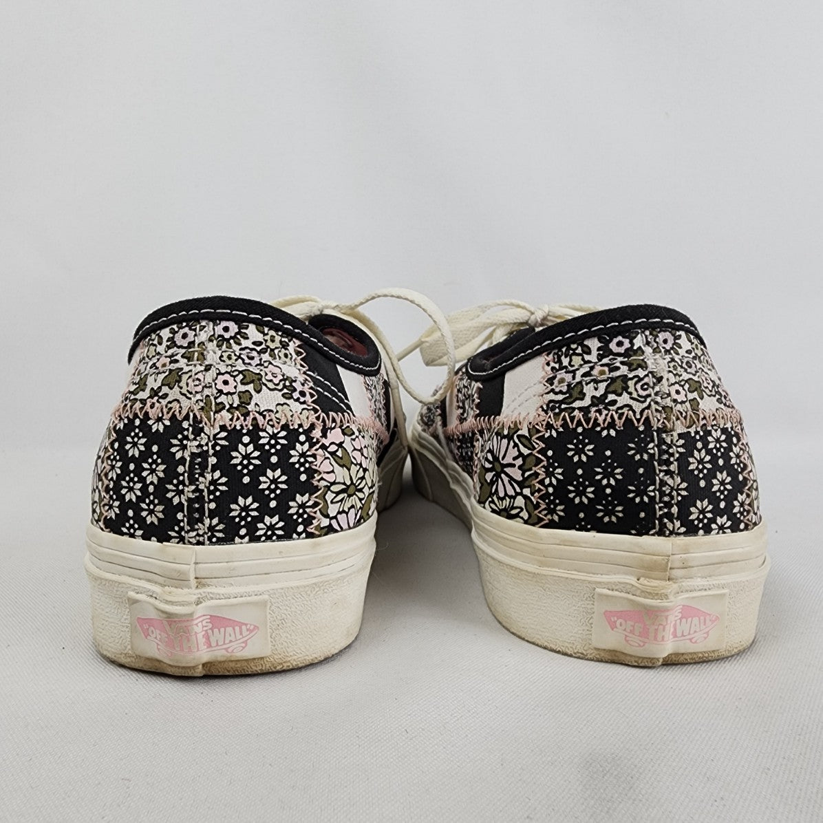 Vans Black & Pink Patchwork Floral Runners Size 8.5